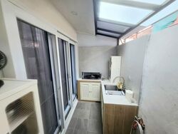 Sixth Avenue (D10), Terrace #568434031